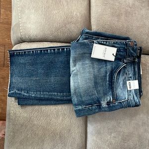 Judy Blue New with tags!! High waisted dark blue relaxed fit.